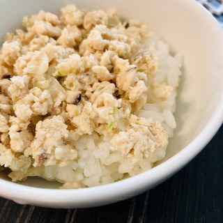 お昼ご飯に☆中華風そぼろ丼